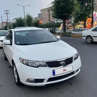 اجاره خودرو سراتو اتومات بدون راننده